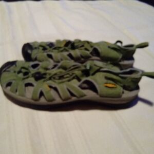 Adult Keens Green Outdoor Sandals Size 10